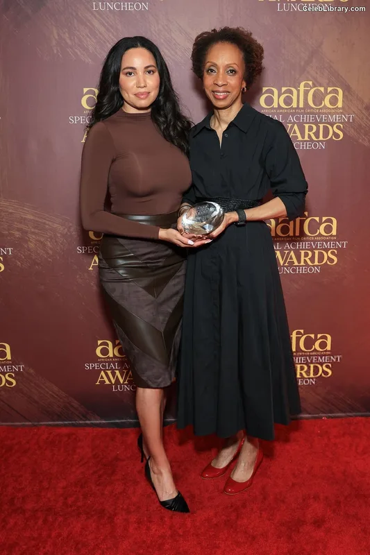 Jurnee Smollett photo 10 of 1220