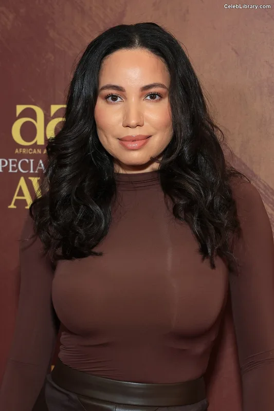 Jurnee Smollett photo 21 of 1220