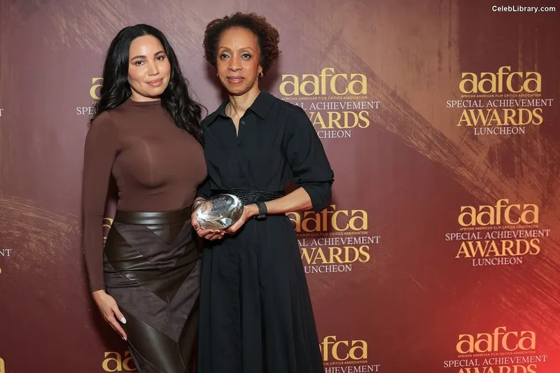 Jurnee Smollett photo 4 of 1220