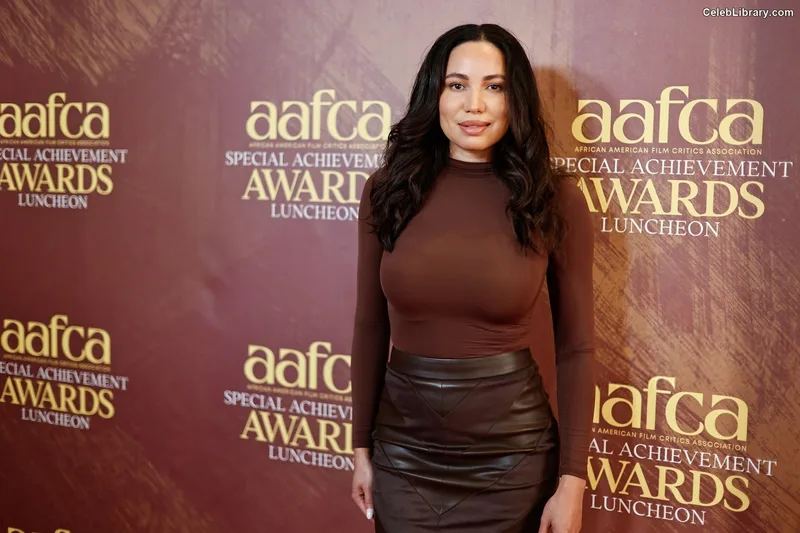 Jurnee Smollett photo 7 of 1220