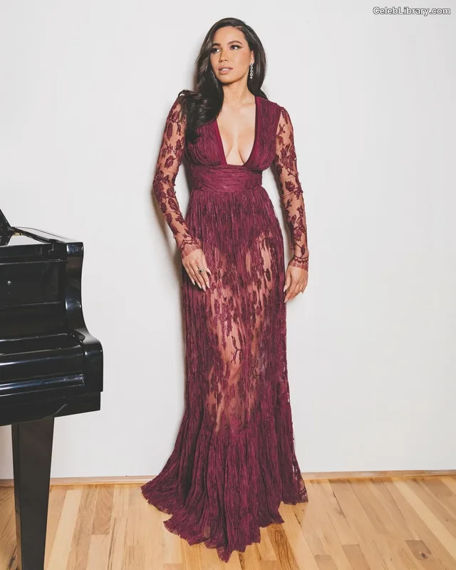 Jurnee Smollett photo 22 of 1220