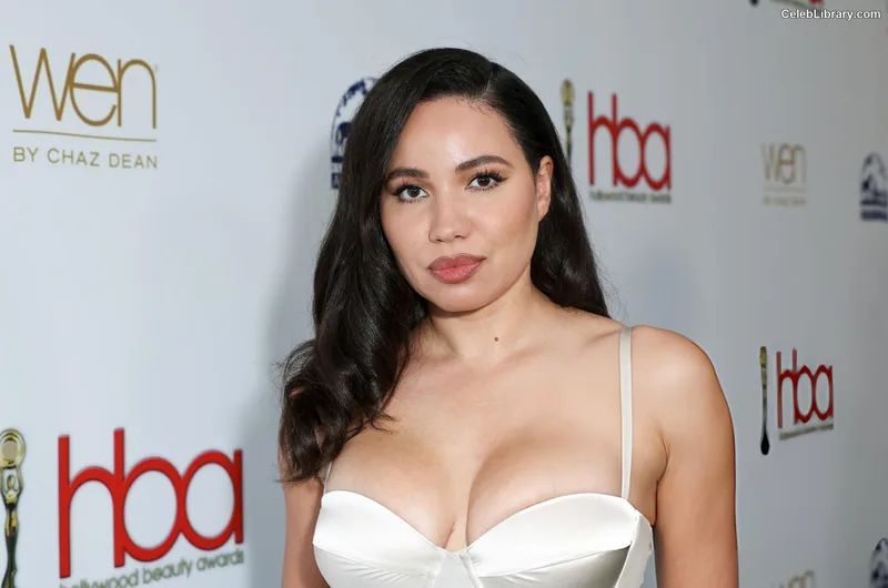 Jurnee Smollett photo 5 of 1220