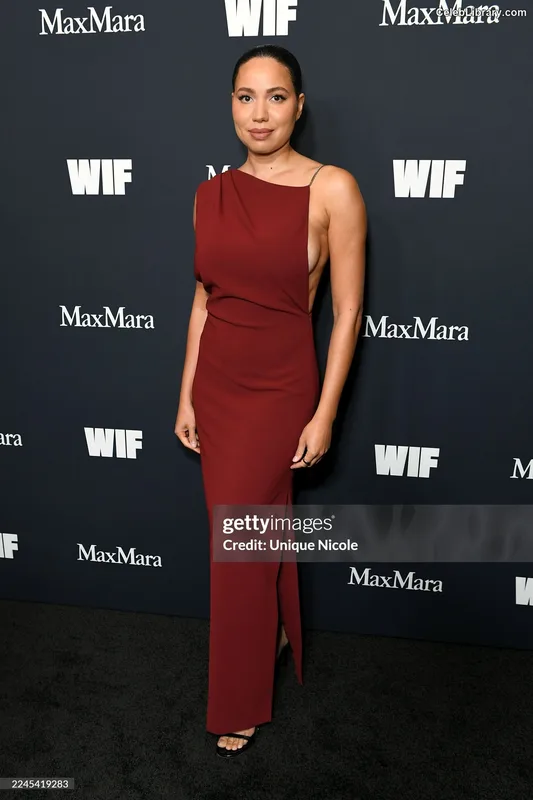 Jurnee Smollett photo 2 of 1220