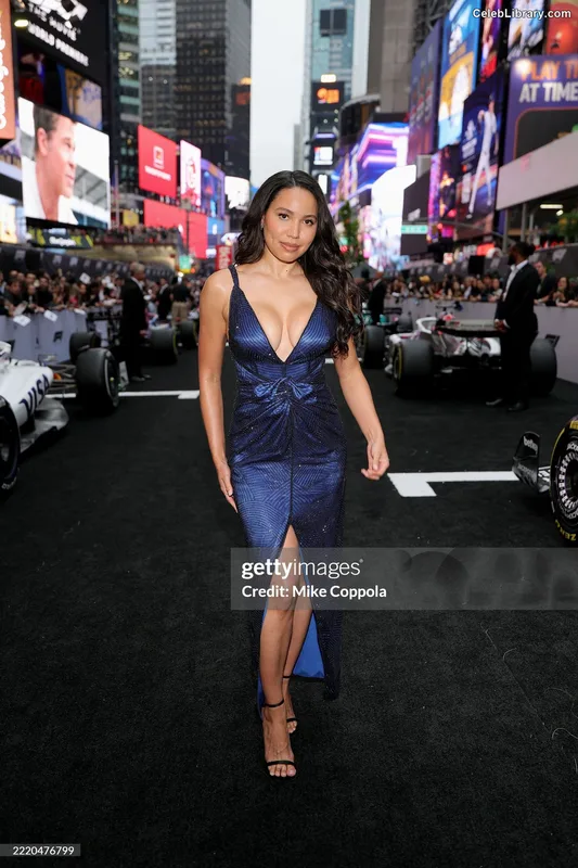 Jurnee Smollett photo 24 of 1220