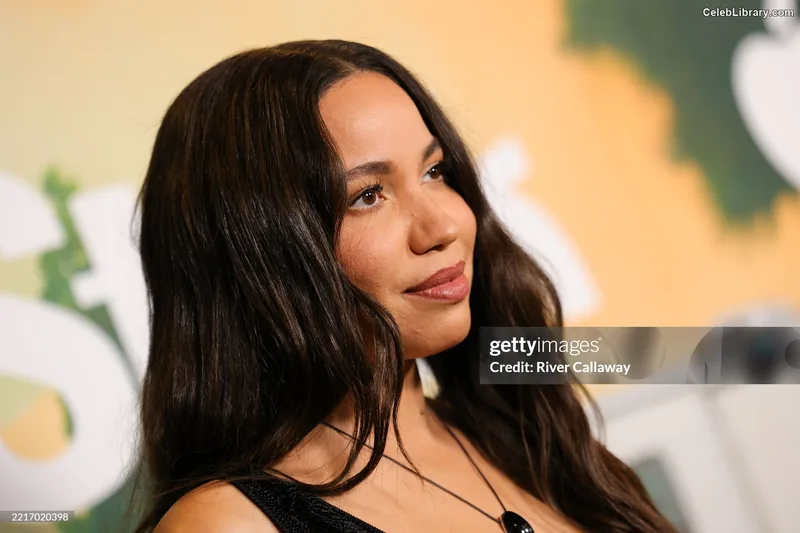 Jurnee Smollett photo 12 of 1220