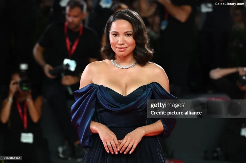 Jurnee Smollett photo 22 of 1220