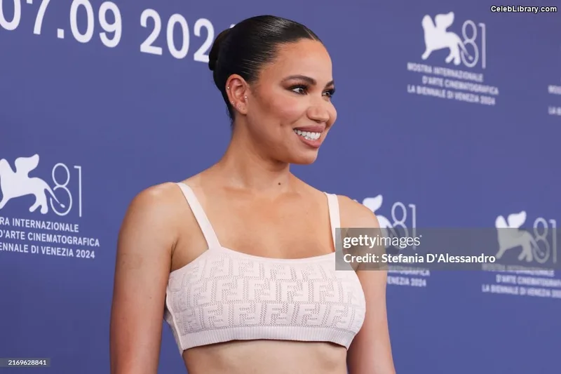 Jurnee Smollett photo 3 of 1220