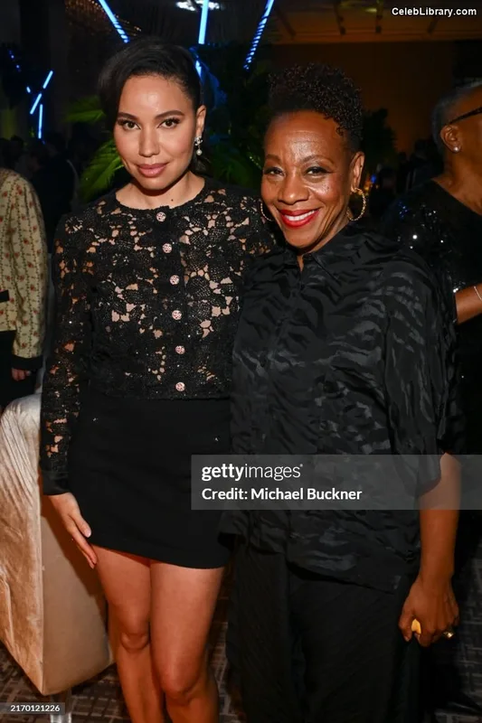 Jurnee Smollett photo 2 of 1220