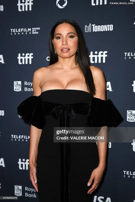 Jurnee Smollett photo 7 of 1220