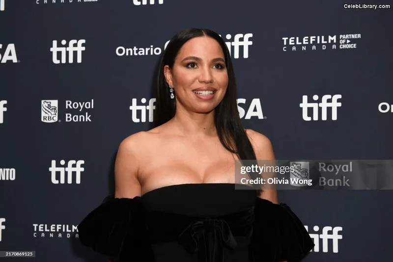 Jurnee Smollett photo 22 of 1220