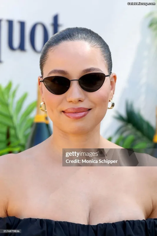 Jurnee Smollett photo 8 of 1220
