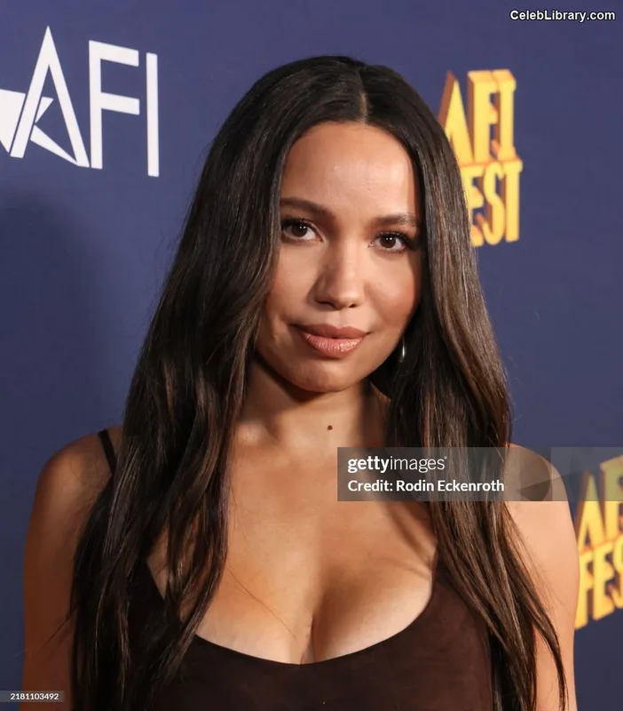 Jurnee Smollett photo 19 of 1220