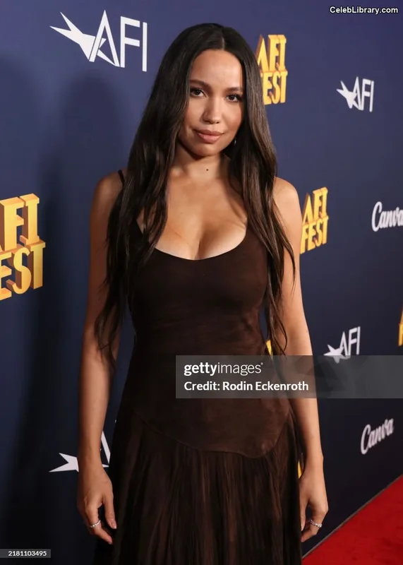 Jurnee Smollett photo 20 of 1220