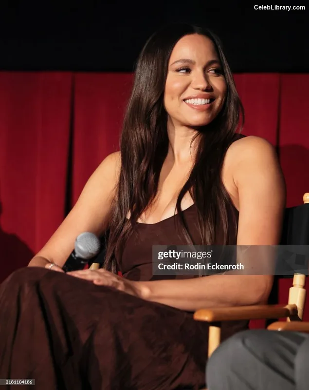 Jurnee Smollett photo 24 of 1220