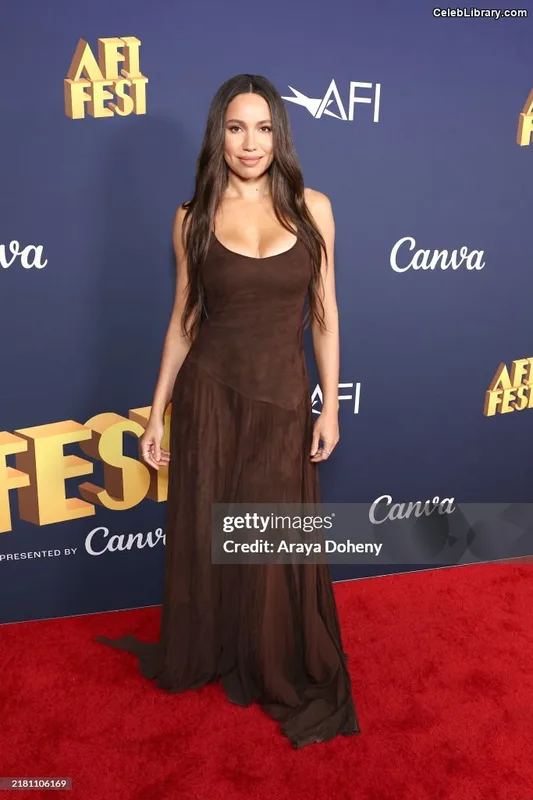 Jurnee Smollett photo 11 of 1220