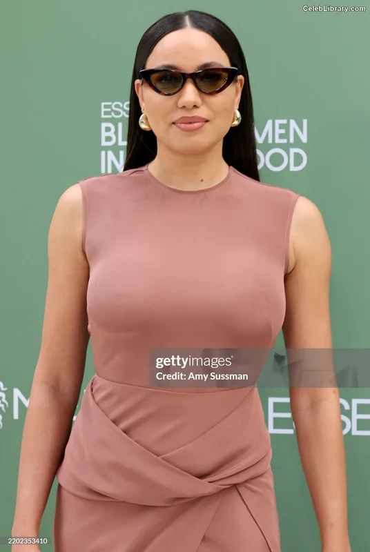 Jurnee Smollett photo 22 of 1220