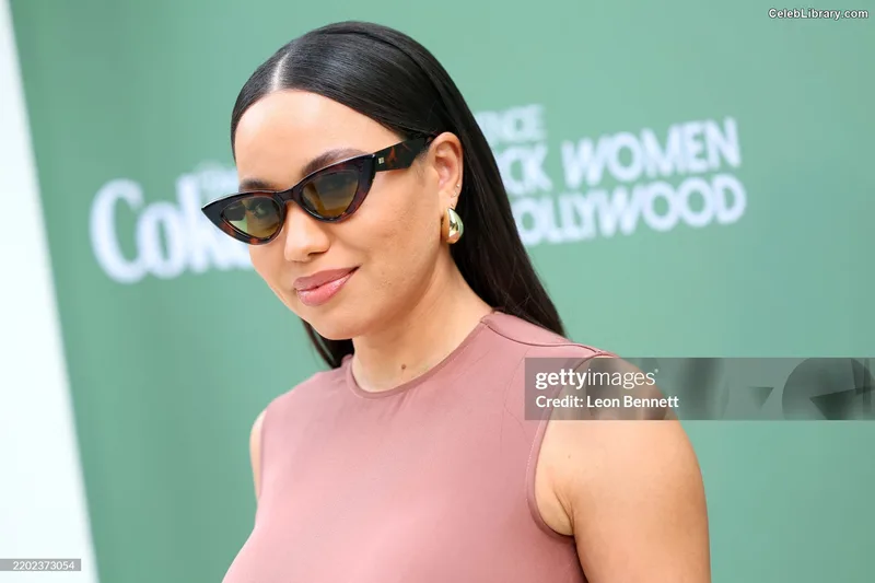 Jurnee Smollett photo 1 of 1220