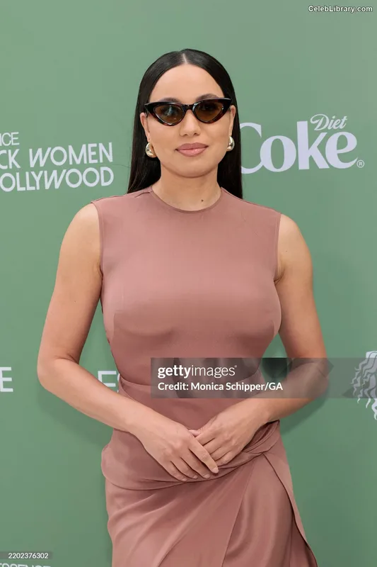 Jurnee Smollett photo 2 of 1220