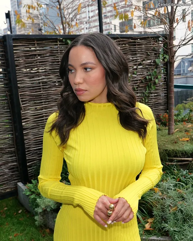 Jurnee Smollett photo 24 of 1220