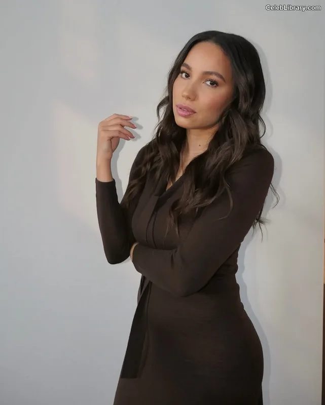 Jurnee Smollett photo 8 of 1220