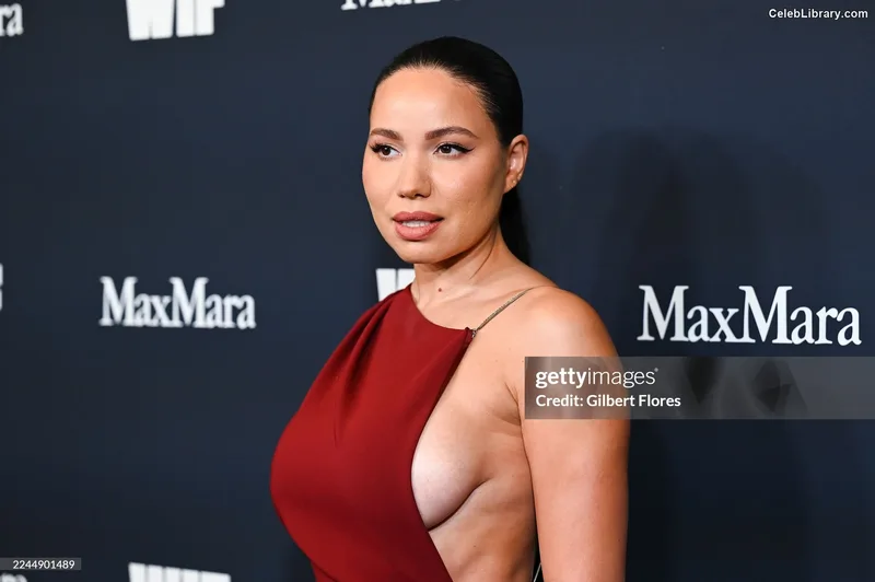 Jurnee Smollett photo 1 of 1220