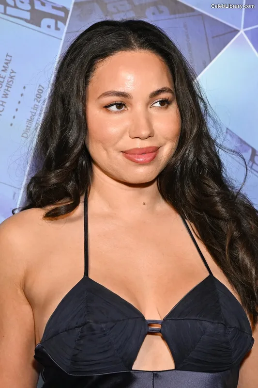 Jurnee Smollett photo 12 of 1220
