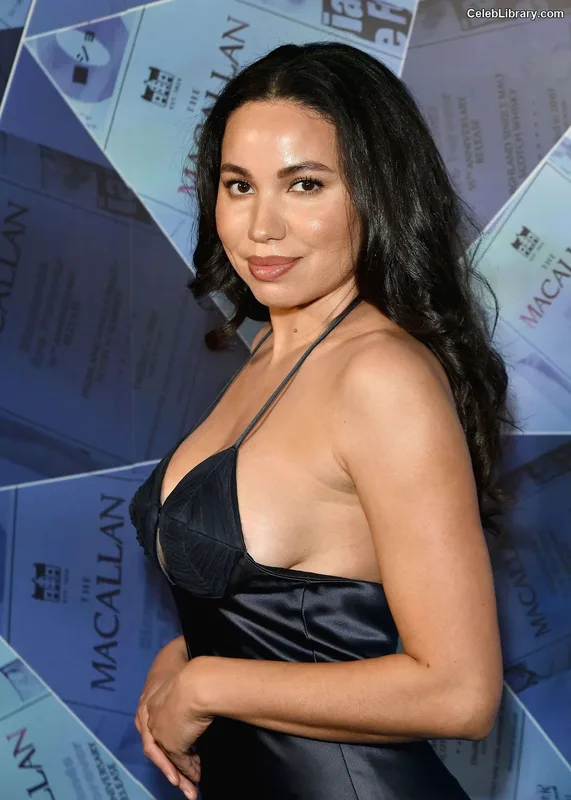 Jurnee Smollett photo 13 of 1220