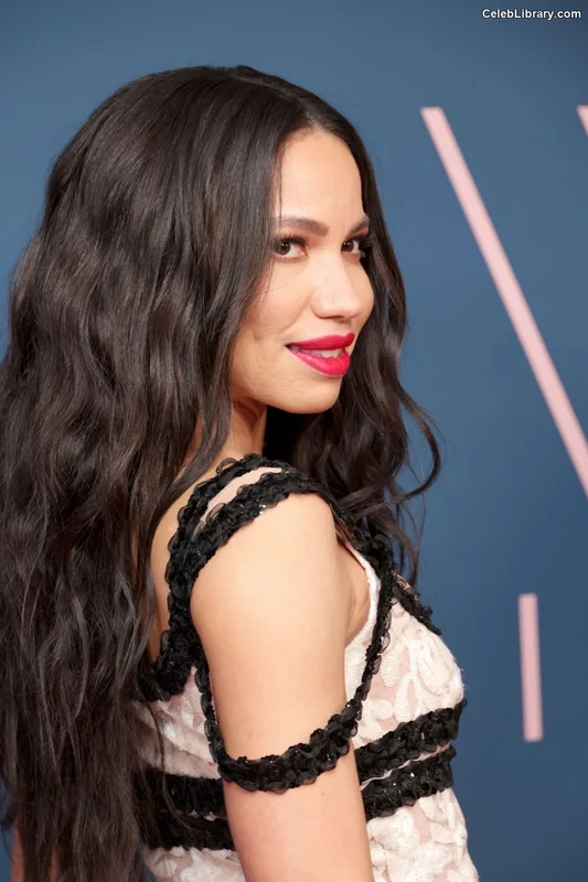 Jurnee Smollett photo 21 of 1220