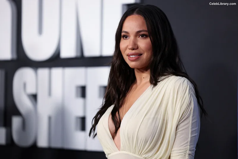 Jurnee Smollett photo 16 of 1220