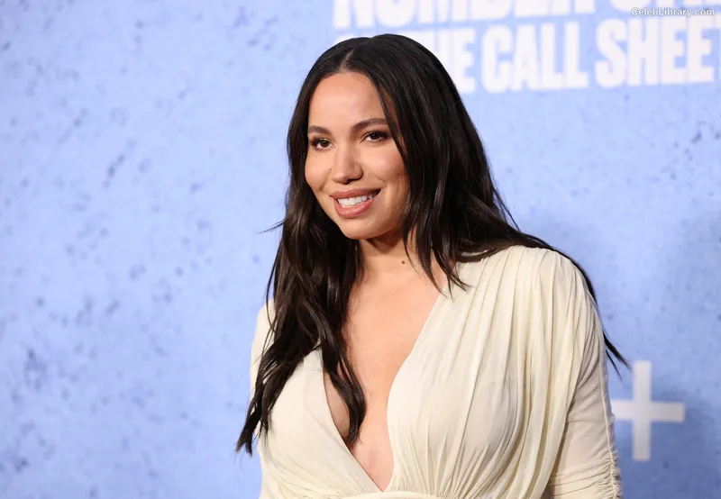 Jurnee Smollett photo 17 of 1220