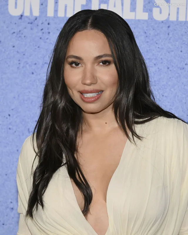 Jurnee Smollett photo 23 of 1220
