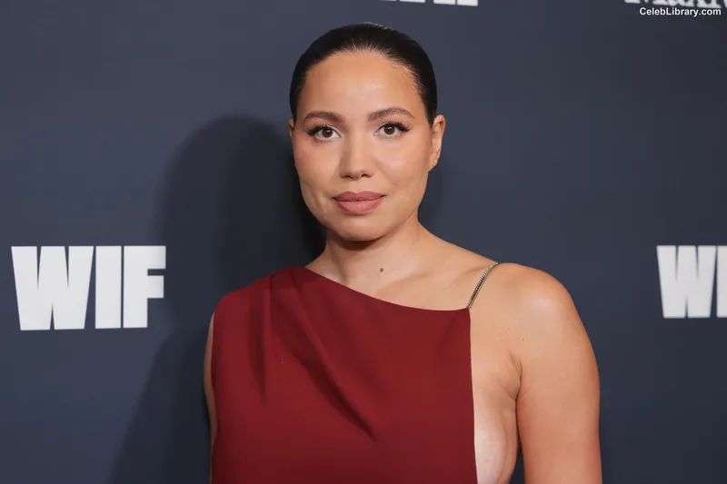Jurnee Smollett photo 3 of 1220