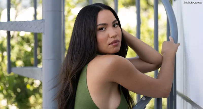 Jurnee Smollett photo 24 of 1220