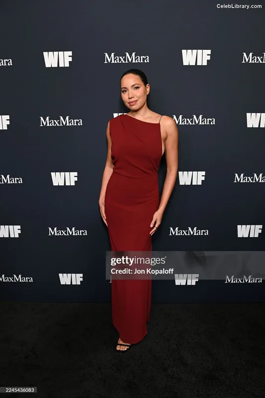 Jurnee Smollett photo 3 of 1220