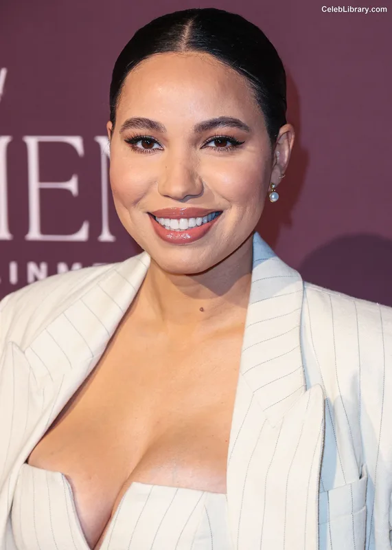 Jurnee Smollett photo 13 of 1220