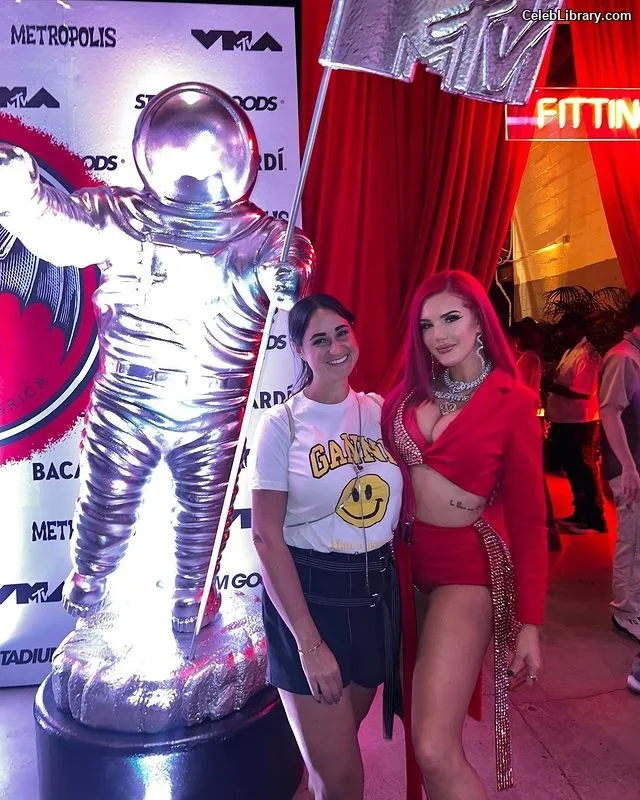 Justina Valentine photo 1 of 169
