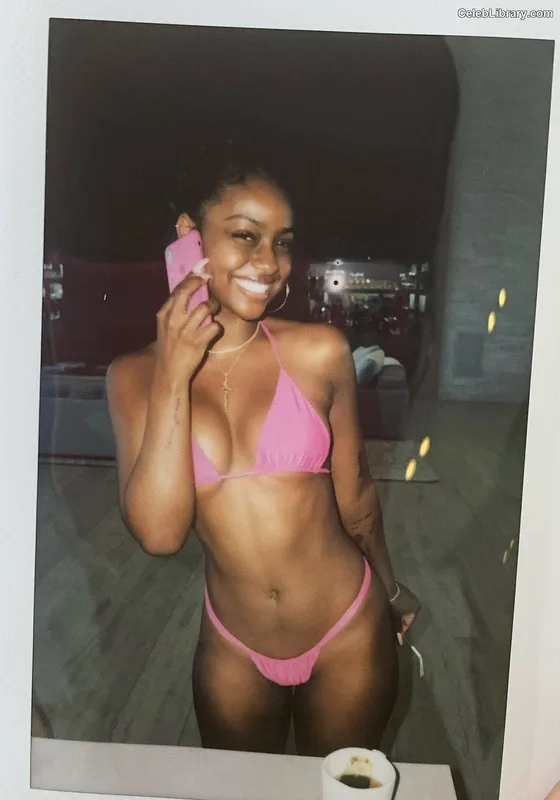 Justine Skye photo 14 of 62