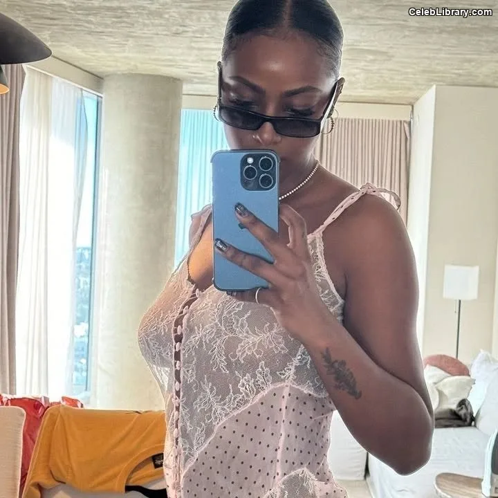 Justine Skye photo 11 of 62