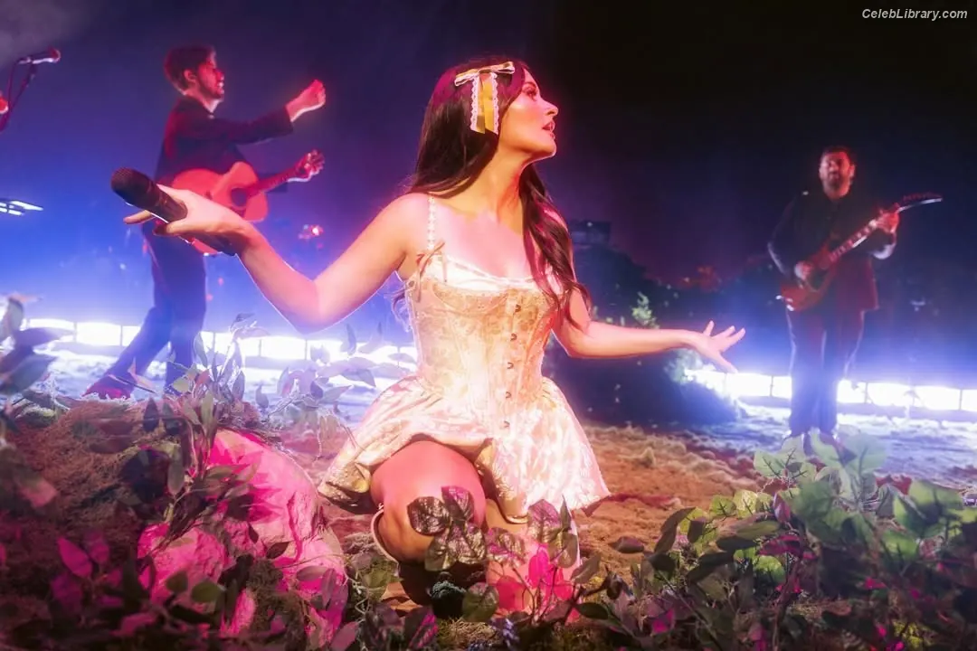 Kacey Musgraves photo 5 of 536