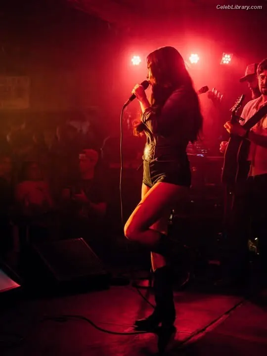 Kacey Musgraves photo 7 of 536