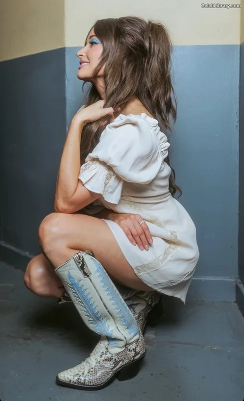 Kacey Musgraves photo 14 of 537