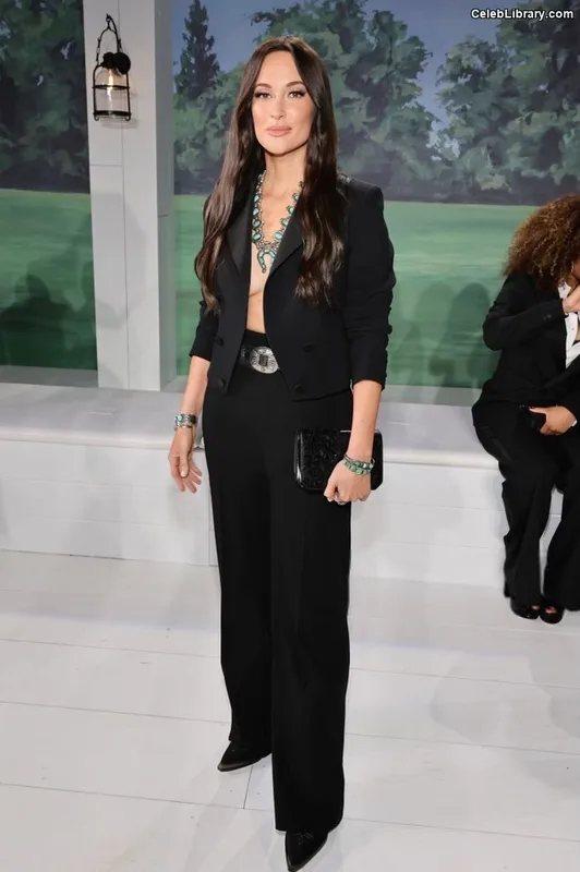 Kacey Musgraves photo 24 of 537