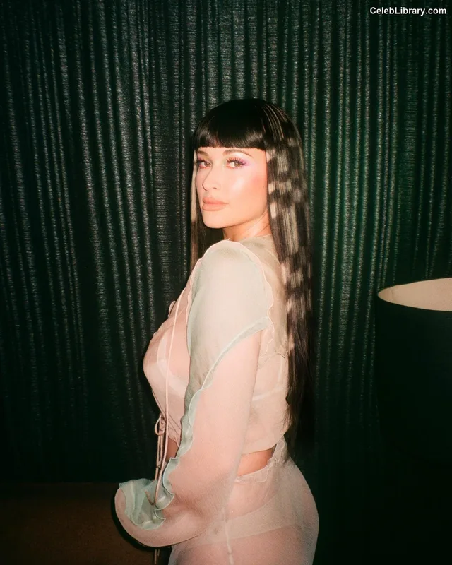 Kacey Musgraves photo 2 of 537