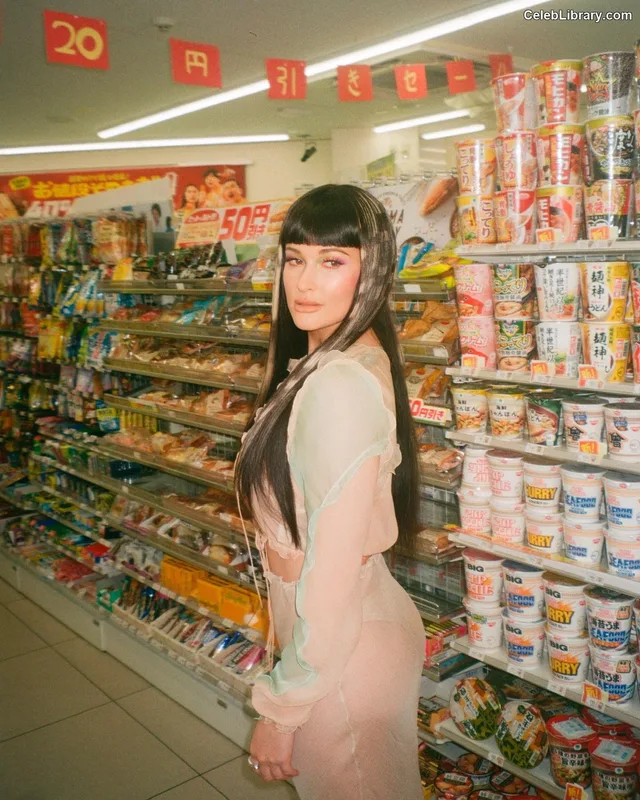 Kacey Musgraves photo 3 of 537