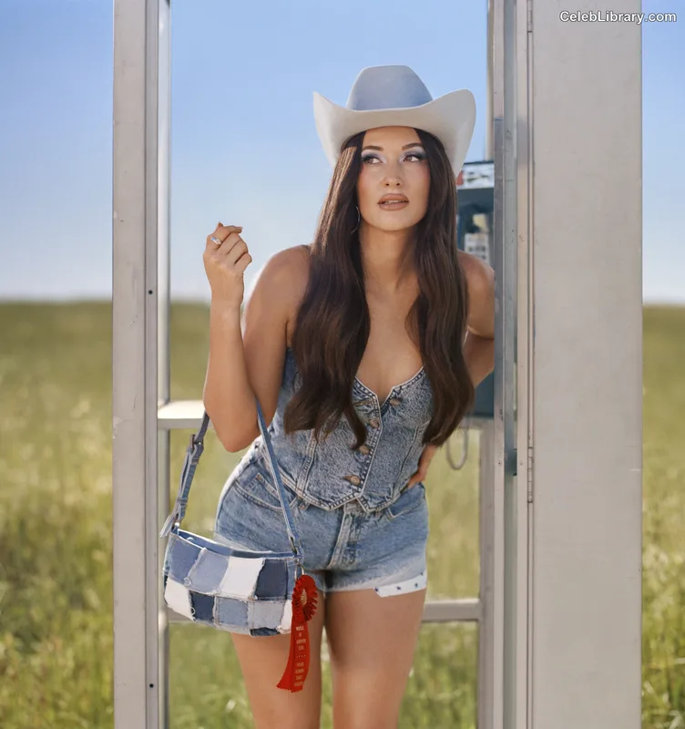 Kacey Musgraves photo 12 of 537