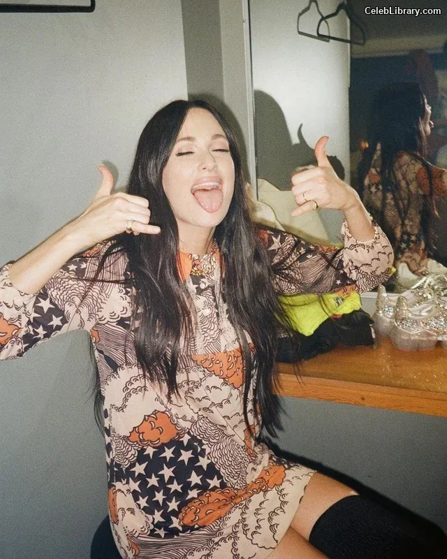 Kacey Musgraves photo 1 of 537