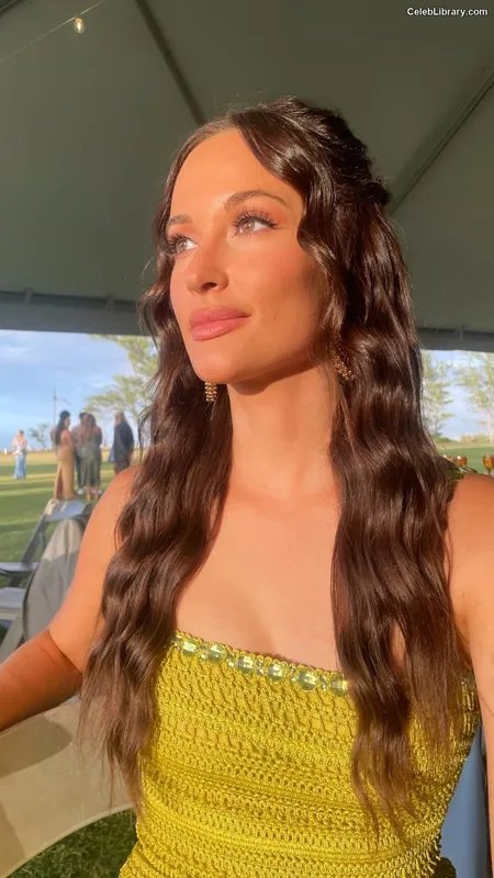 Kacey Musgraves photo 20 of 537
