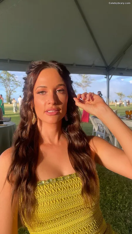 Kacey Musgraves photo 22 of 537