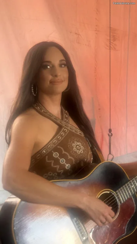 Kacey Musgraves photo 1 of 537