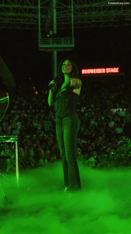 Kacey Musgraves photo 12 of 537